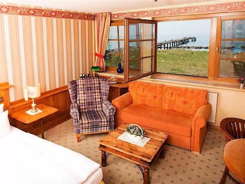 Moby Dick Hotel & Ferienwohnungen Wustrow  Eksteriør billede