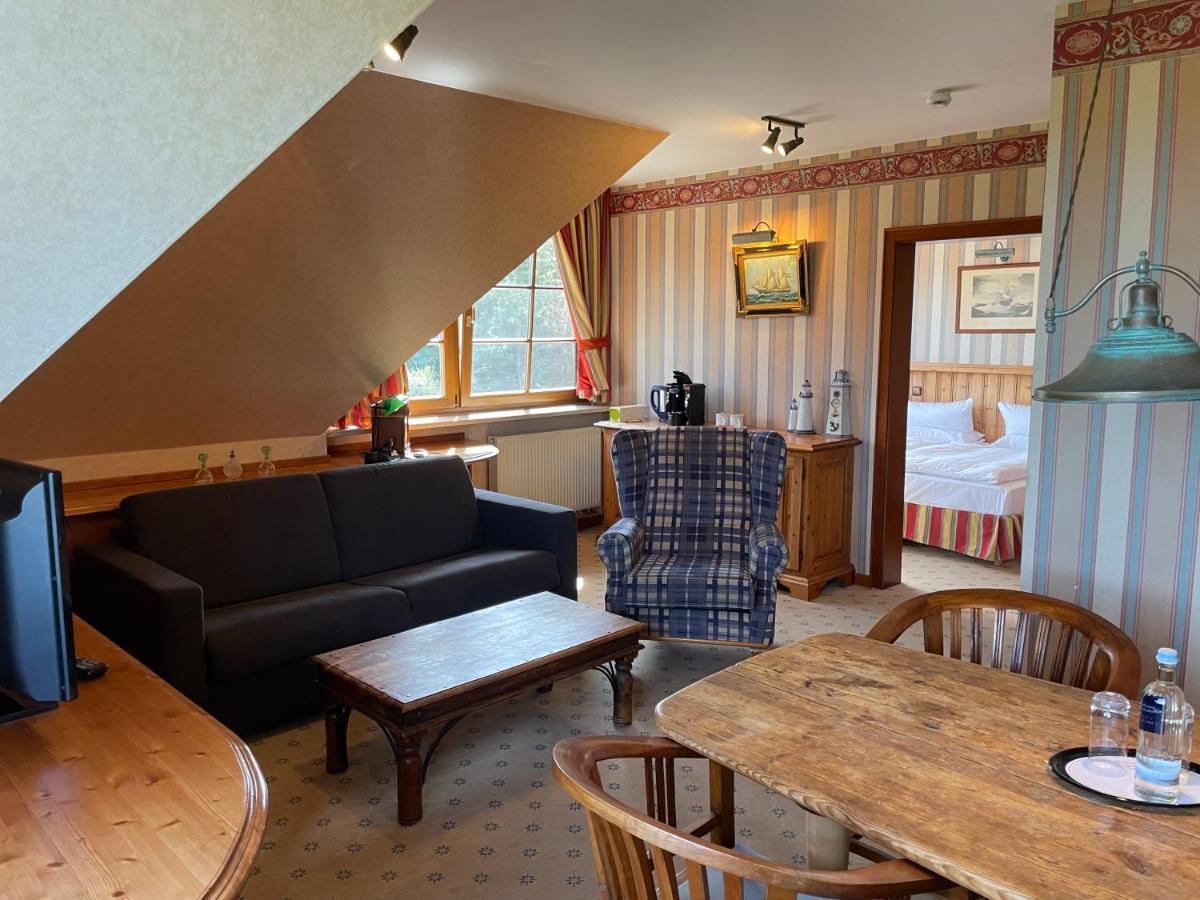 Moby Dick Hotel & Ferienwohnungen Wustrow  Eksteriør billede