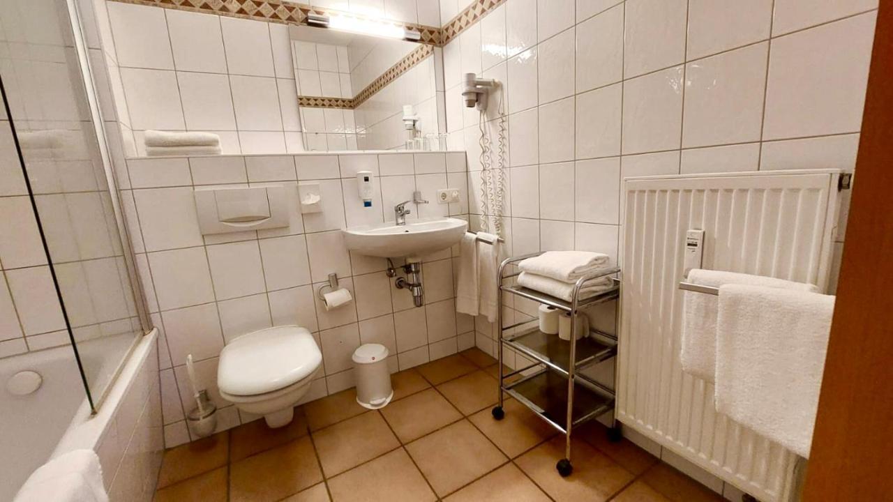 Moby Dick Hotel & Ferienwohnungen Wustrow  Eksteriør billede