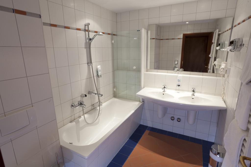 Moby Dick Hotel & Ferienwohnungen Wustrow  Værelse billede